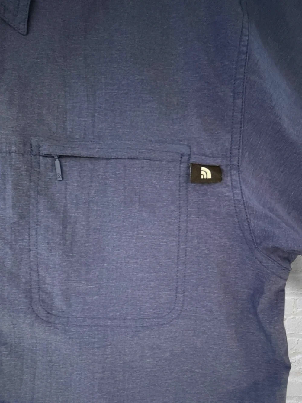 The North Face Men’s Medium Short Sleeve Blue Utility Shirt Hidden Zip Pocket
